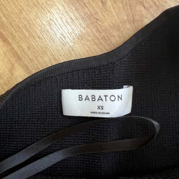 Sculpt Knit One-Shoulder Cropped Tank - Picture 3 of 3